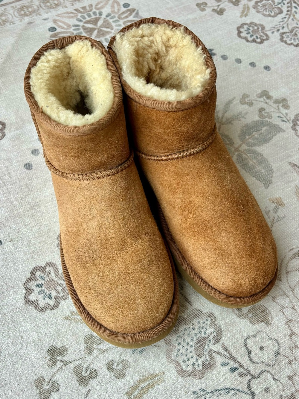 UGG Women's Short Shearling-Lined Slippers - Chestnut Suede